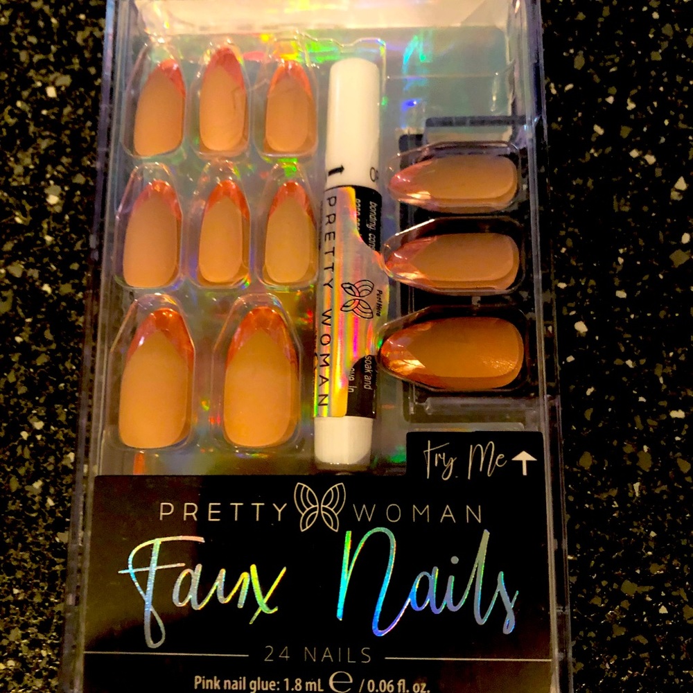 Pretty Woman Faux Nails